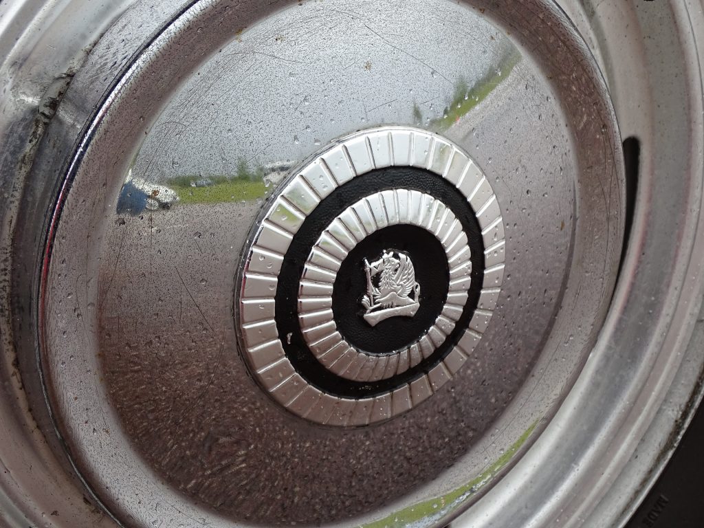 Vauxhall VX4/90 hubcap