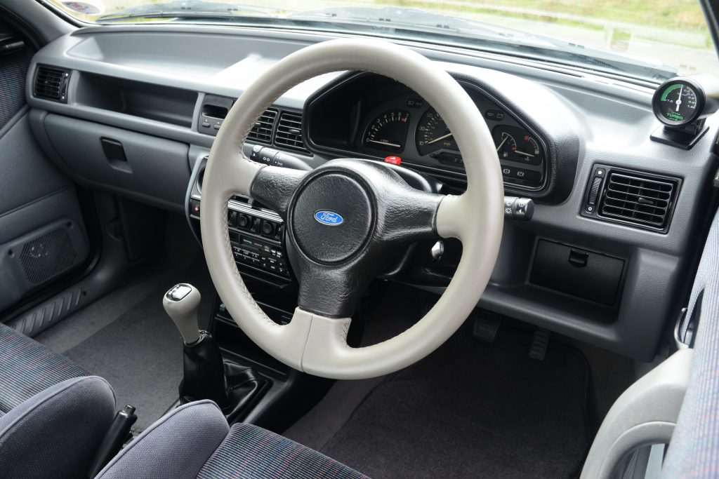 1990 Ford Fiesta RS Turbo steering wheel