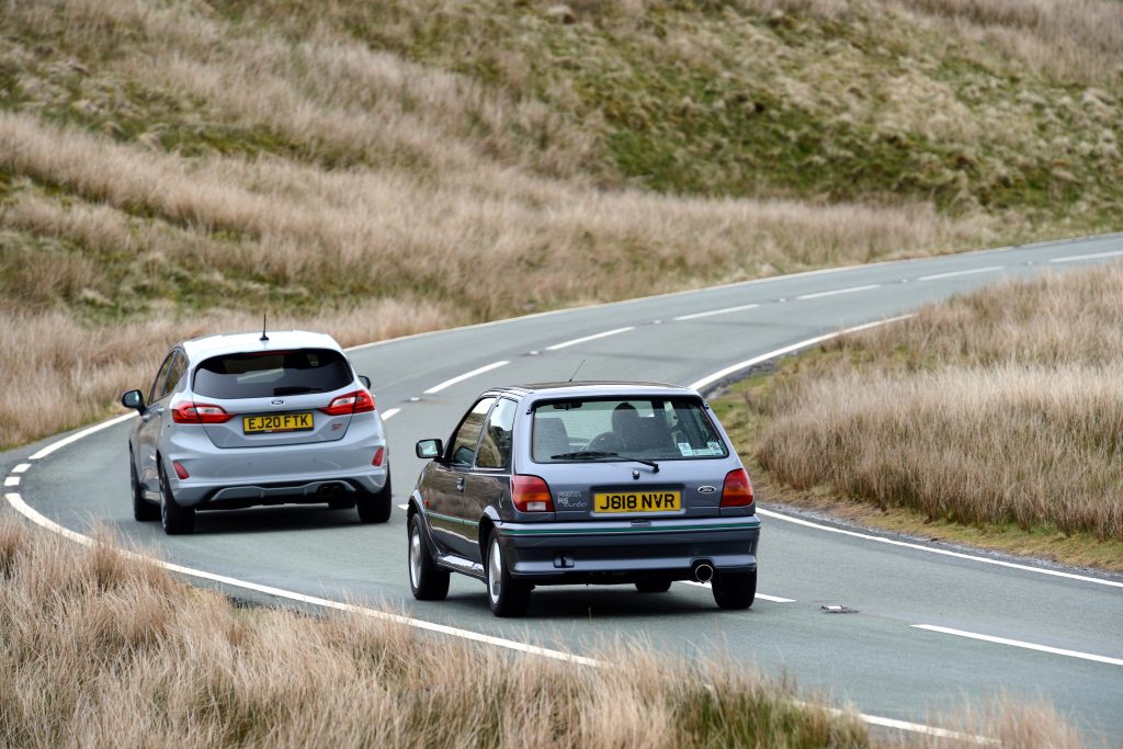 Ford Fiesta RS Turbo vs Ford Fiesta ST