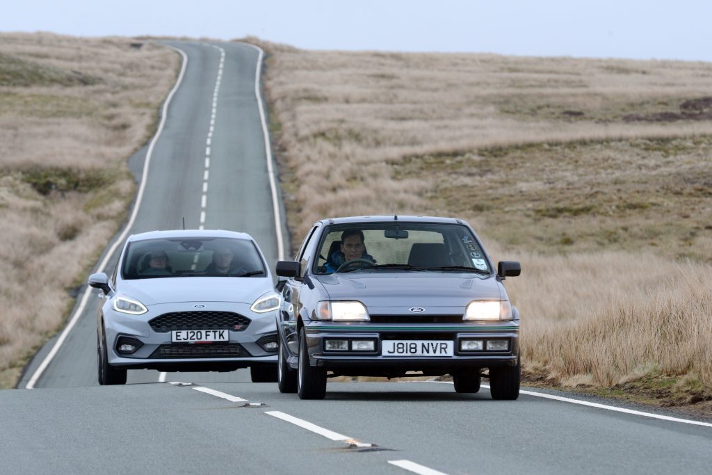 Ford Fiesta RS Turbo vs Fiesta ST-3