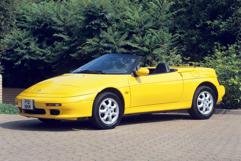 Kia Elan sports car