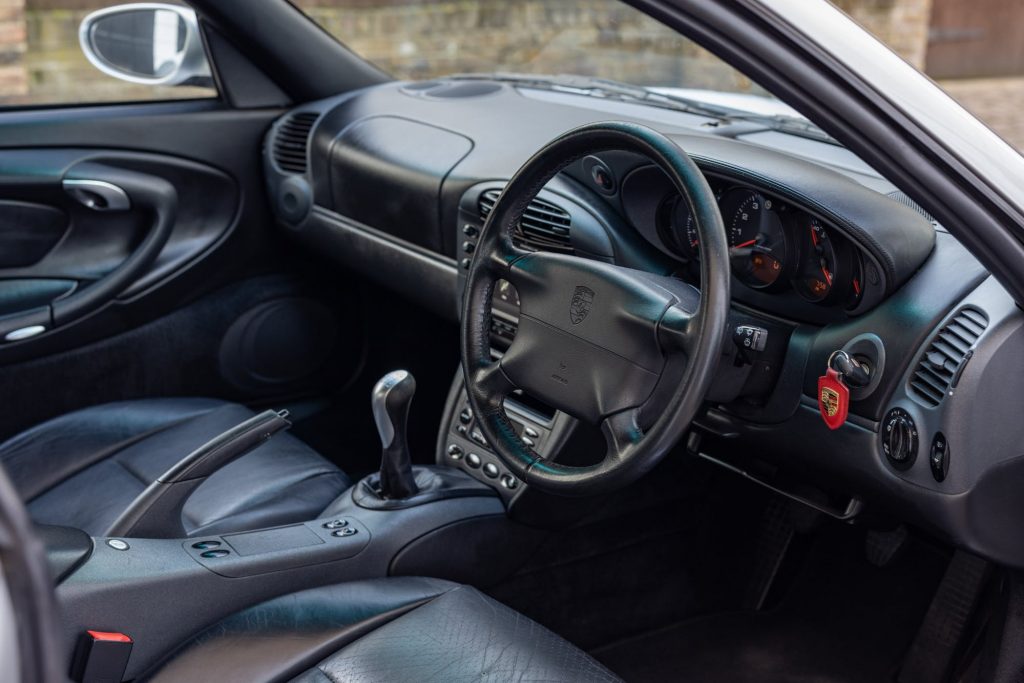 Porsche 911 996 interior