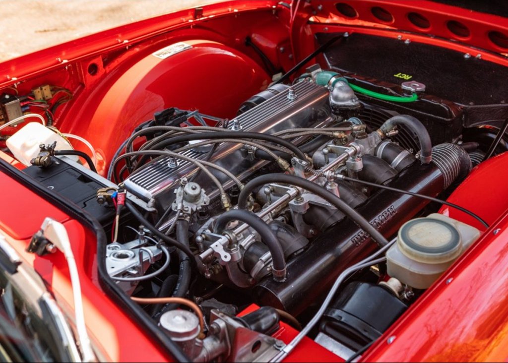 Triumph TR6 engine