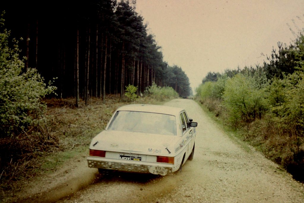 Moss kicks up the gravel on the first UK stages on the UDT World Cup Rally 1974.