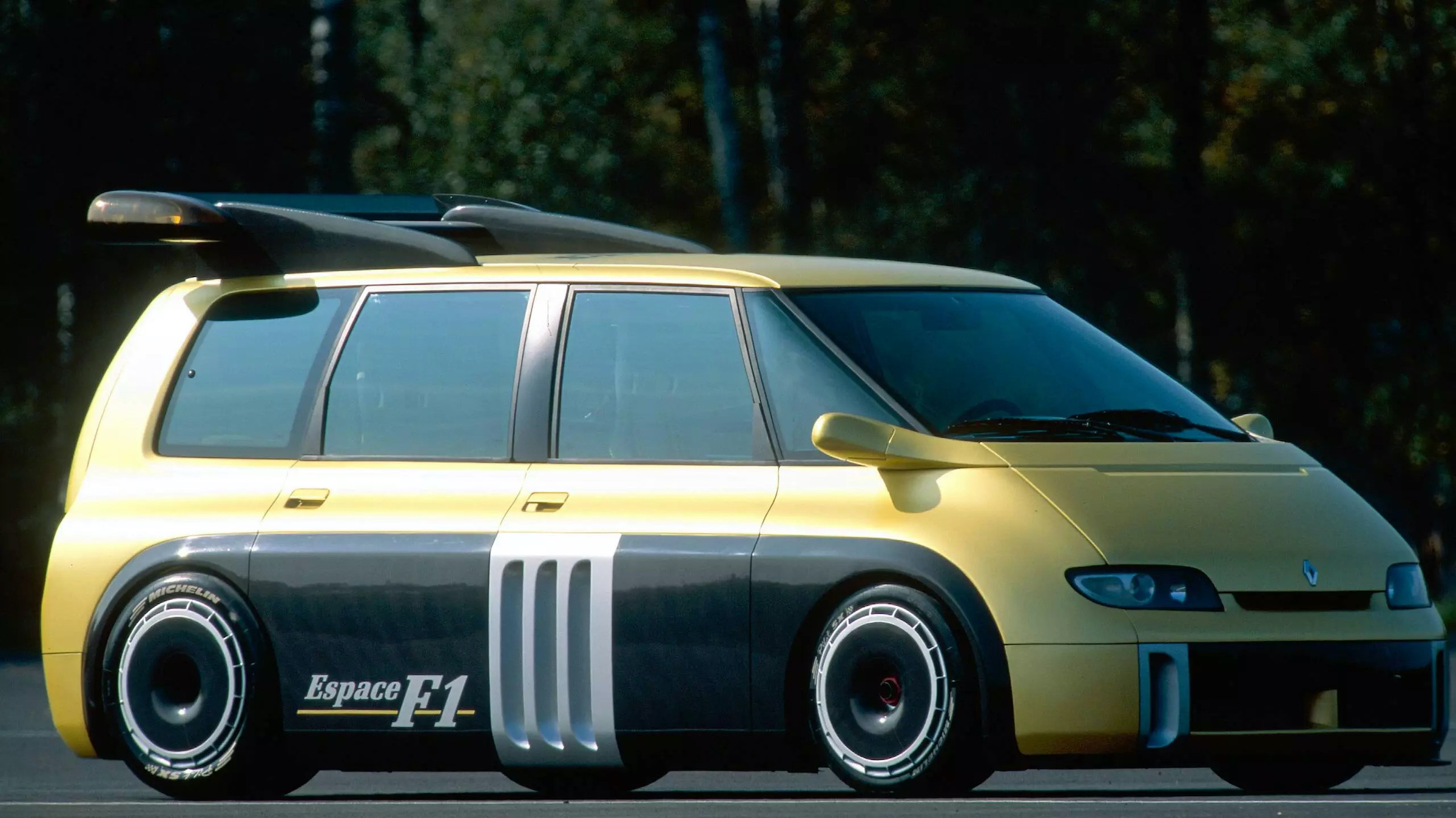 5 mid-engined Renaults that left drivers in a spin