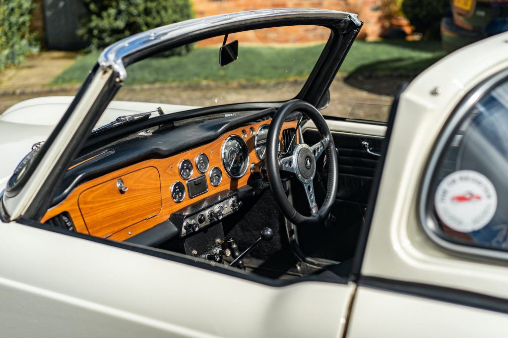 Triumph TR4 interior