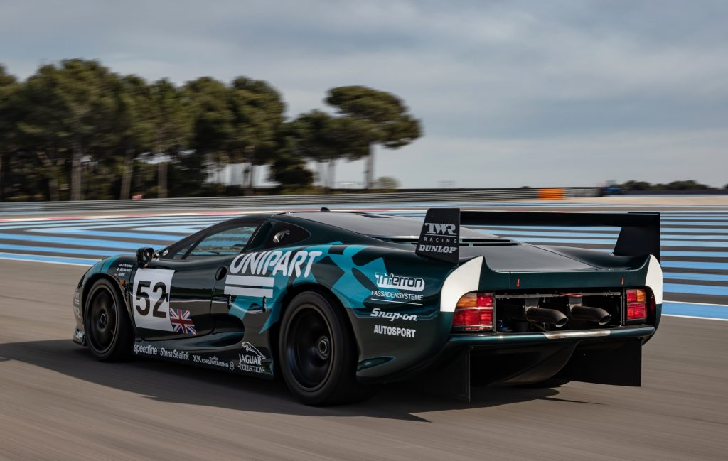 Jaguar XJ220C rear view