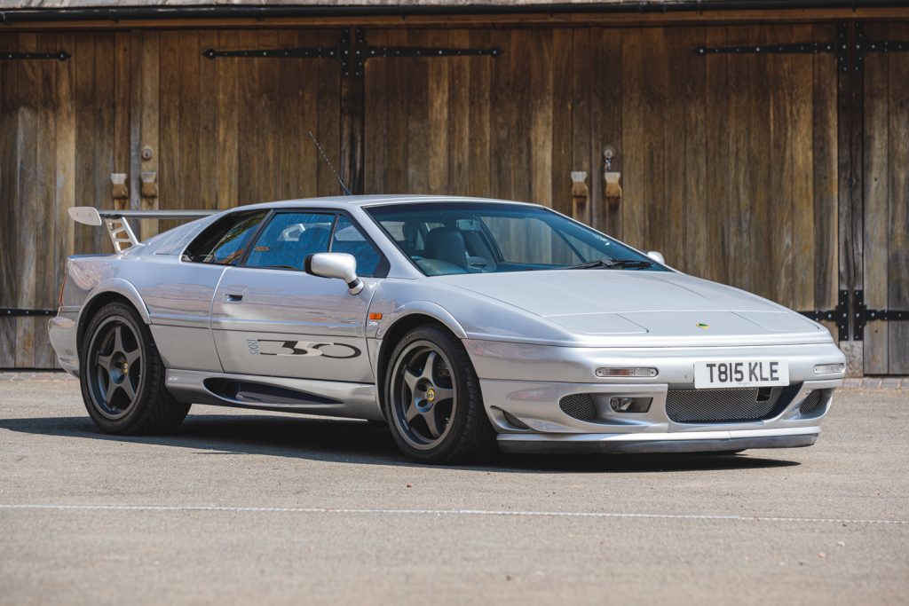 Richard Hammond is auctioning a 1999 Lotus Esprit Sport 350 from his car collection