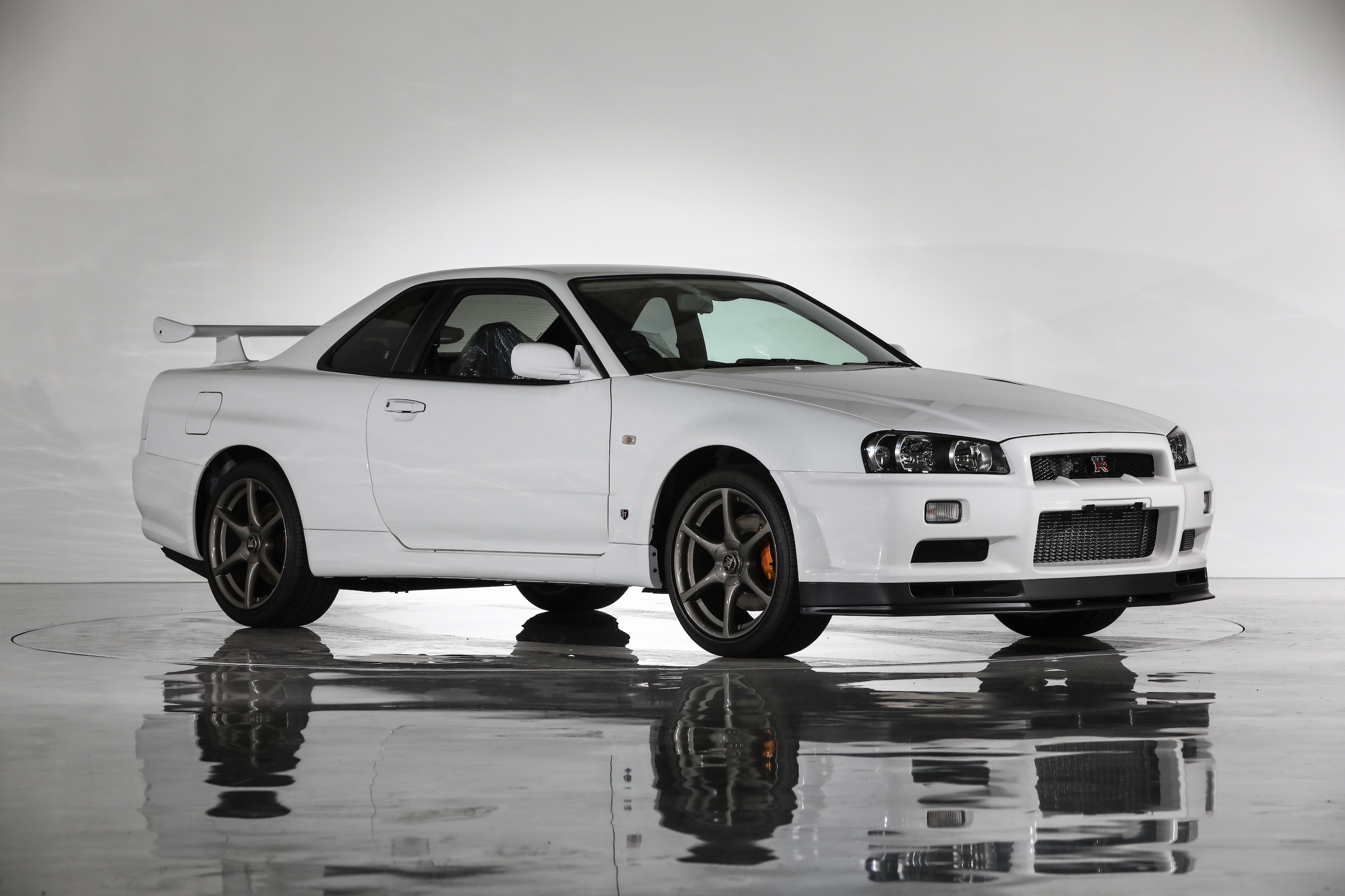 Six Mile Nissan Skyline Gt R R34 Sells For A Record 400 000 Hagerty Uk