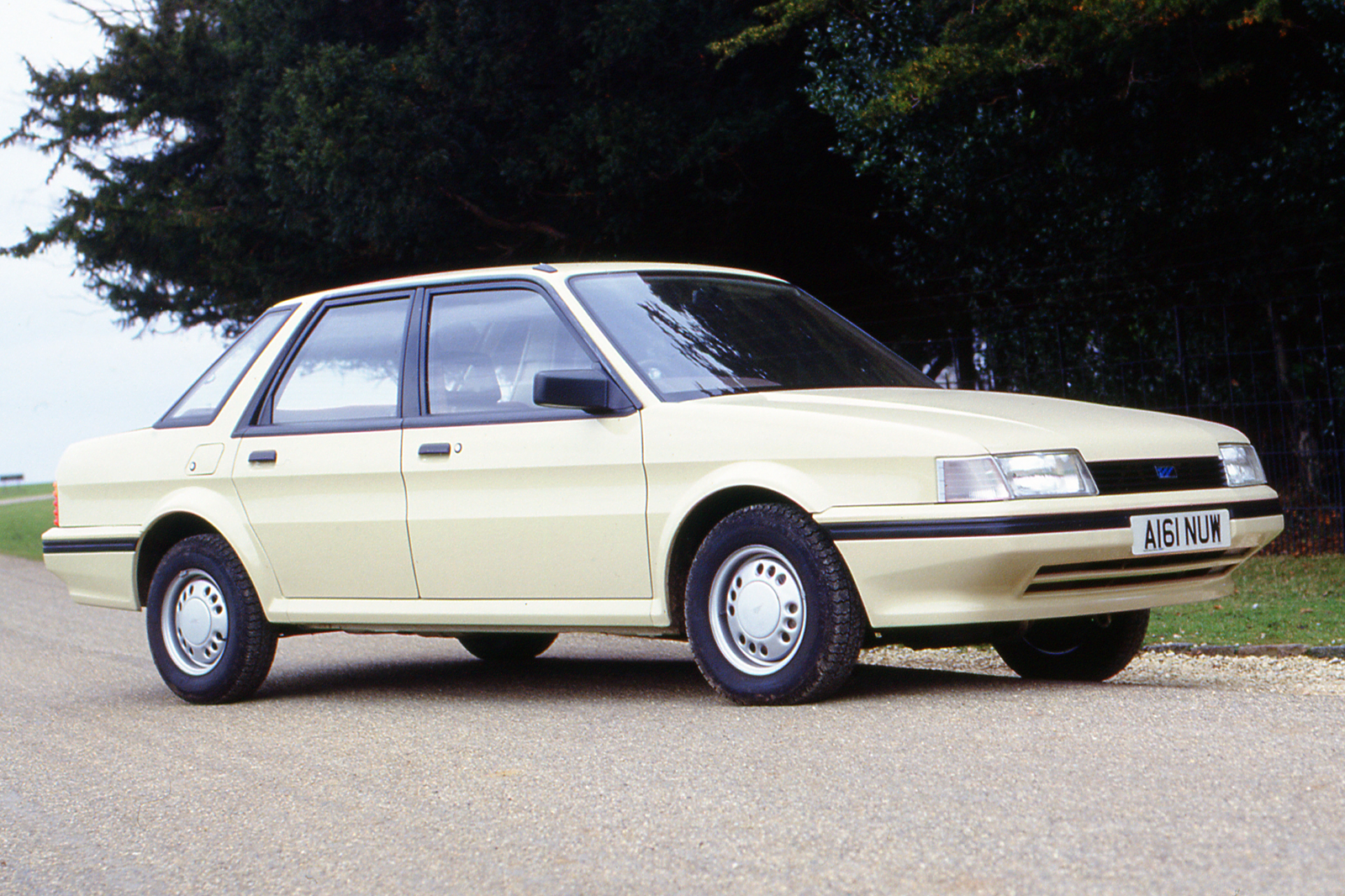 Who designed the Austin Montego?