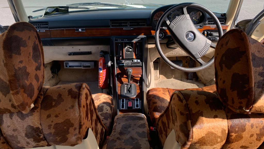 Bono 450SEL interior
