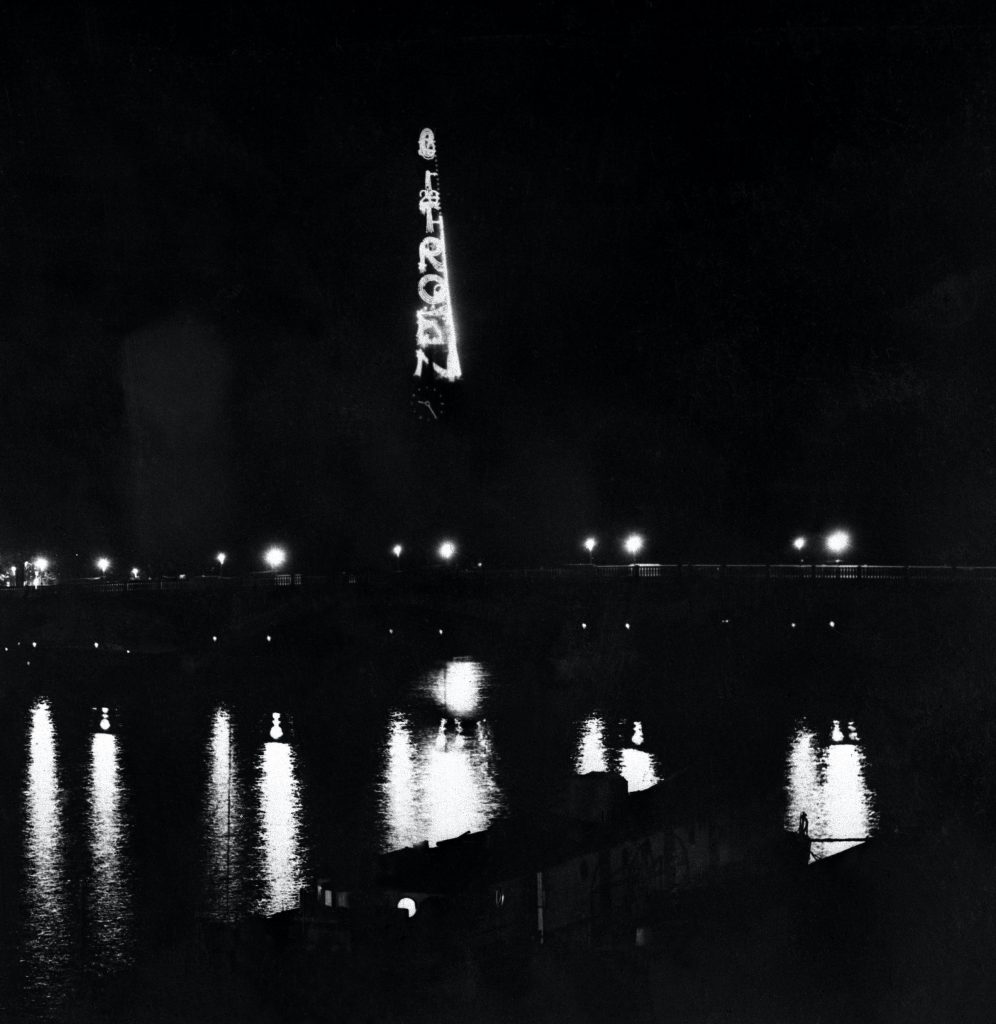 Citroën illuminates the Eiffel Tower