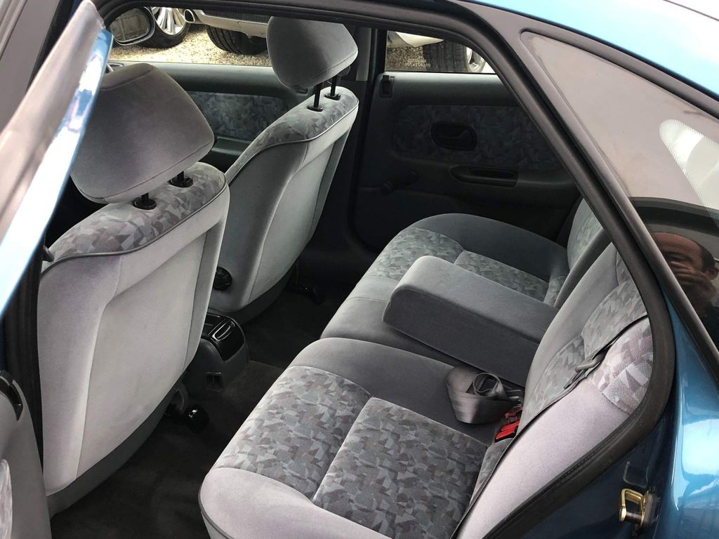 1994 Renault Laguna RT rear seats