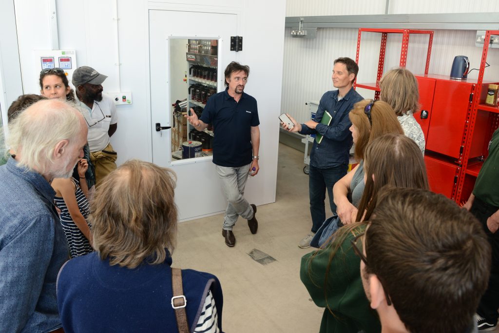 Richard Hammond with the paint mixing store