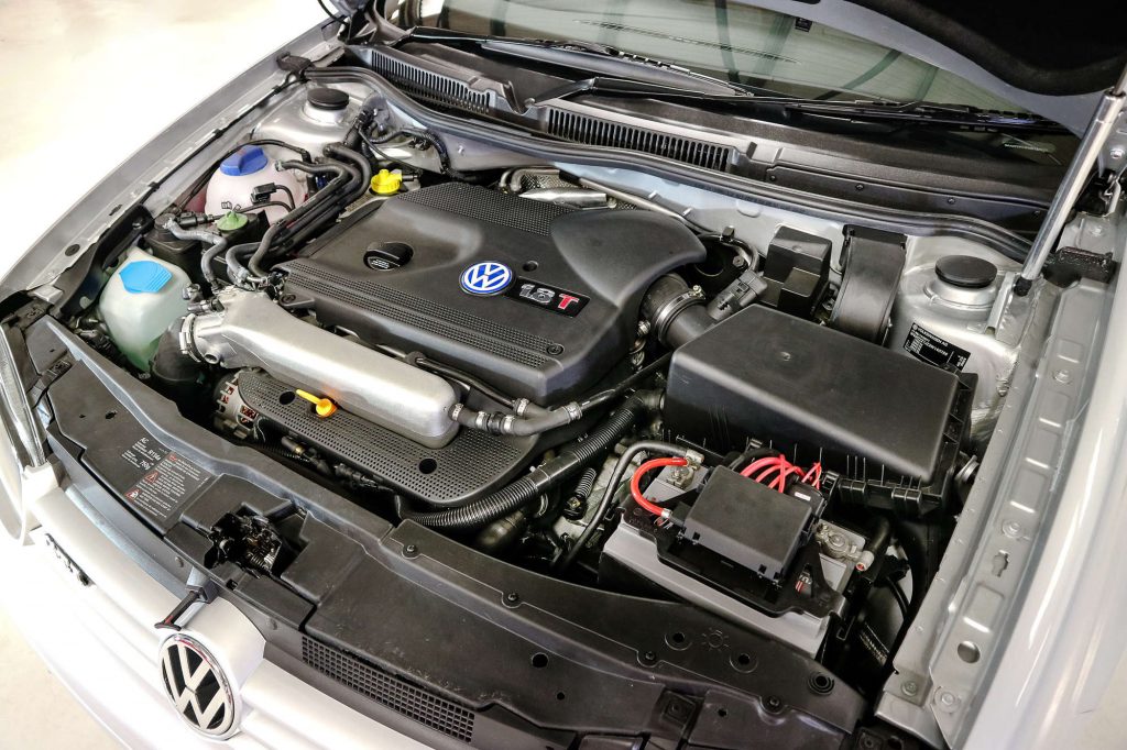 VW Golf GTI 25 Anniversary engine