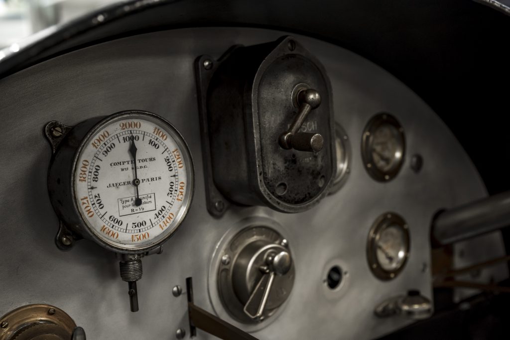 Bugatti dashboard