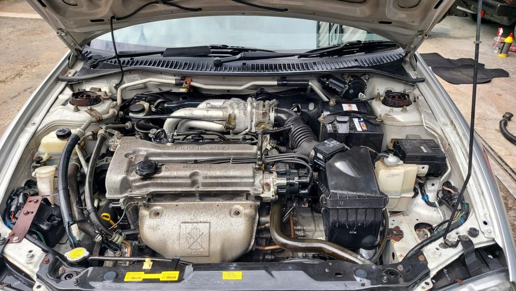 Mazda 323F engine