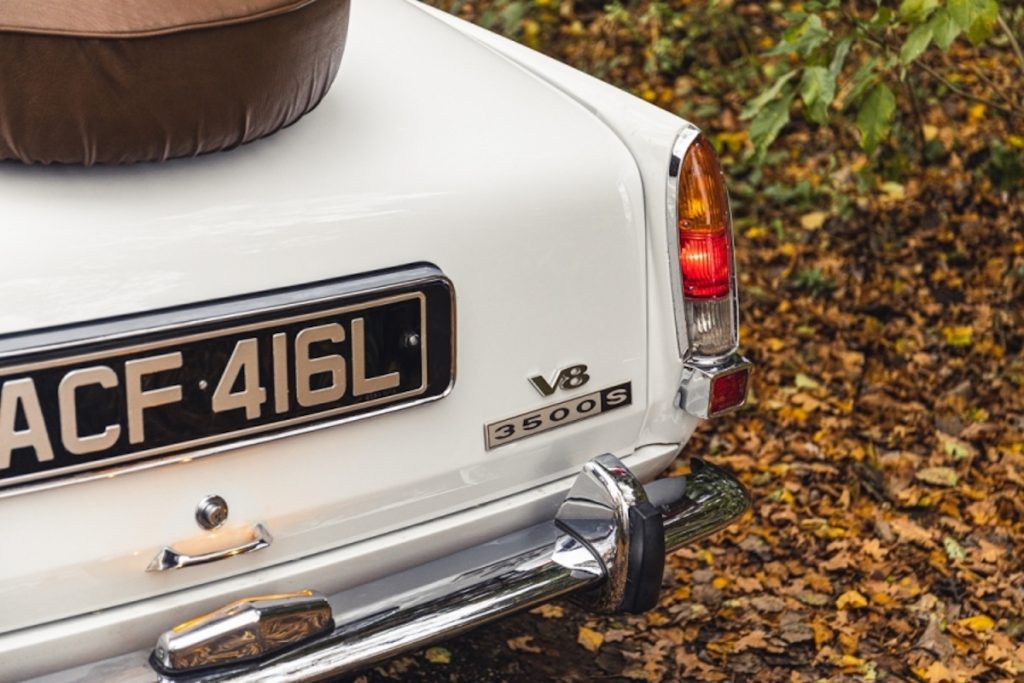 Rover P6 3500S badge