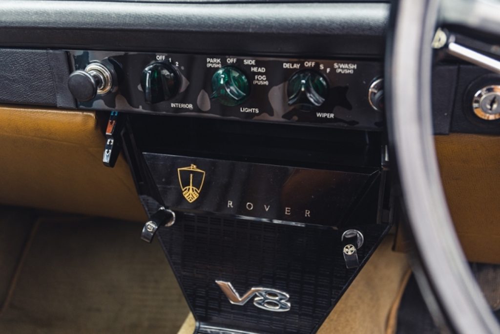Rover P6 3500S dashboard