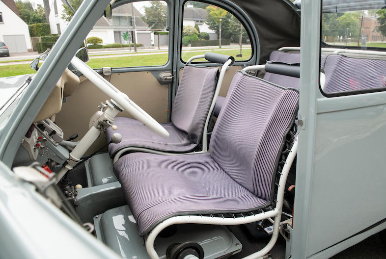 Citroen 2CV Sahara 4x4 interior