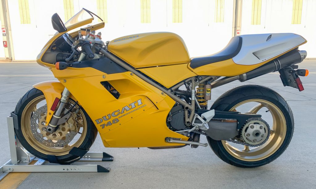 9 collector bikes to snap up_Ducati 748