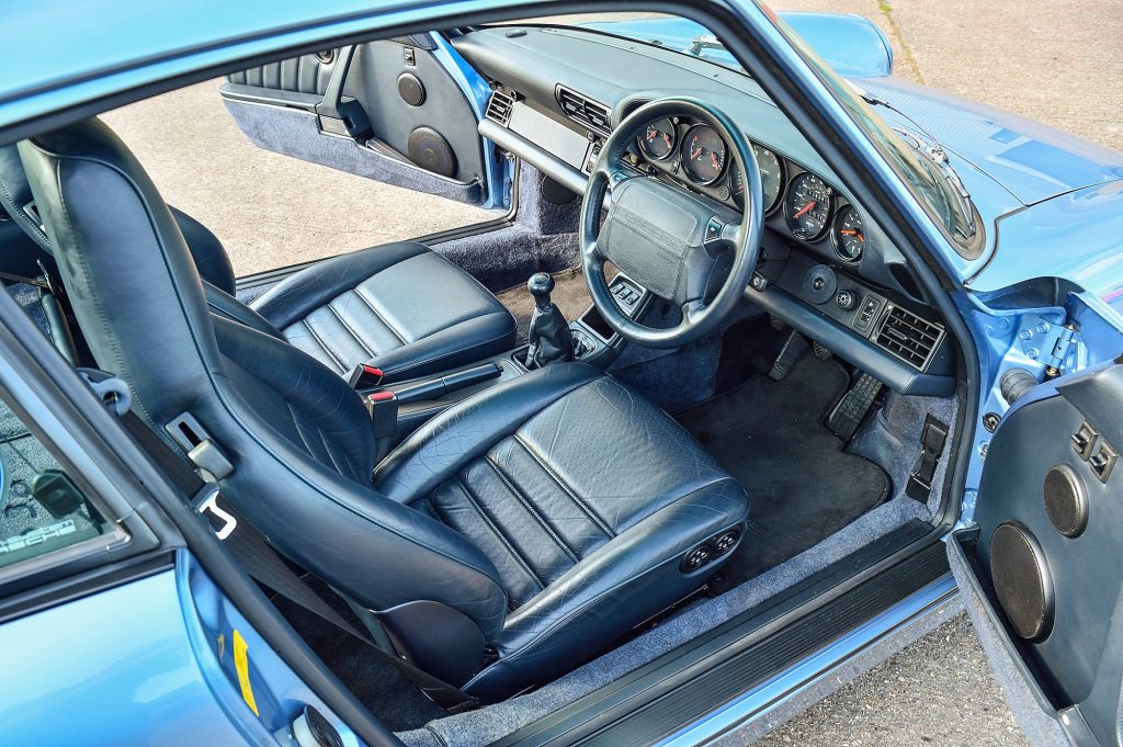 Porsche 911 Turbo 3.6 X88 interior
