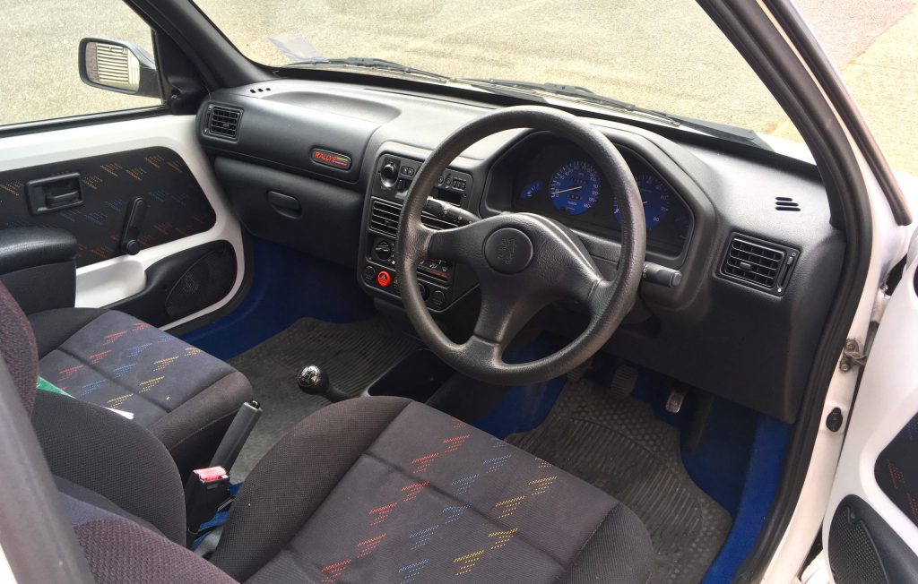 Peugeot 106 Rallye interior
