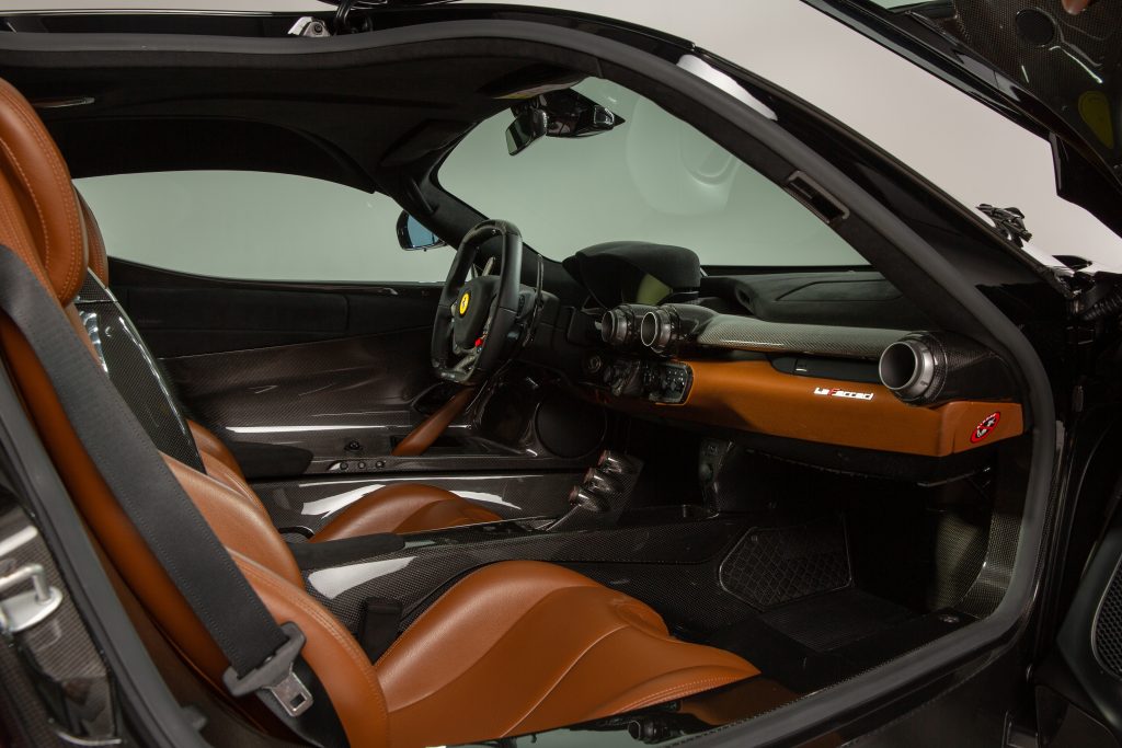 LaFerrari interior