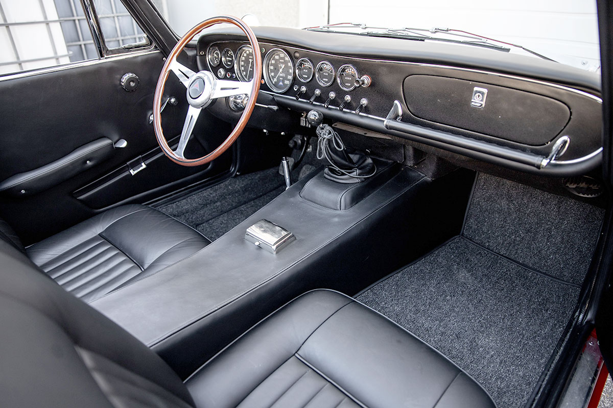 ASA 1000 GT interior