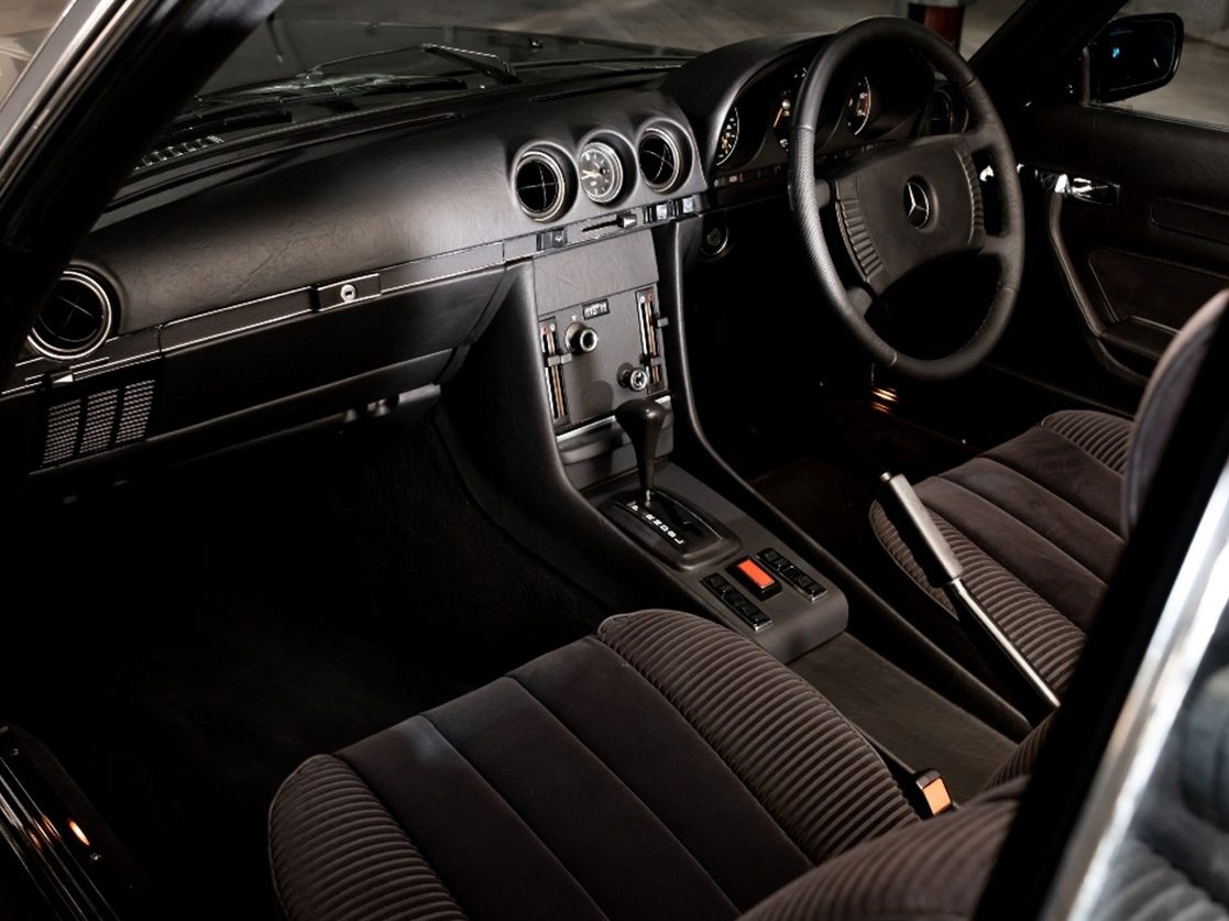 Mercedes 450 SLC interior