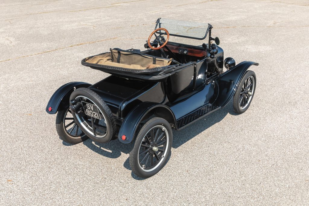 Inespecting a Model T Ford before buying