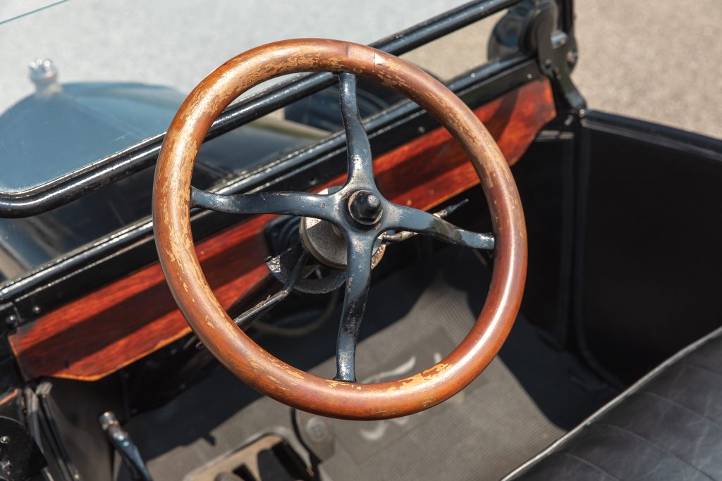 Ford Model T steering wheel controls