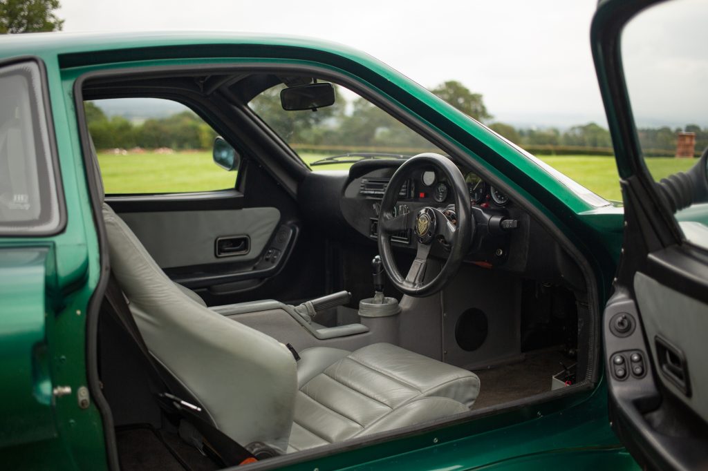 1993-Ascari-FGT interior
