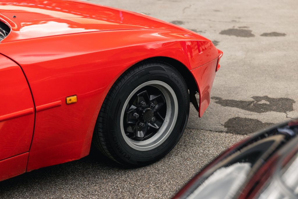 Porsche 944 alloy wheel