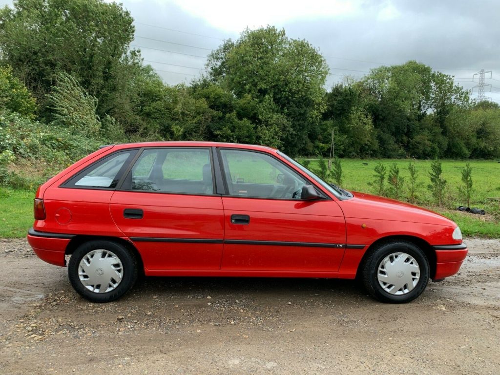 Unexceptional Classifieds: Vauxhall Corsa LS