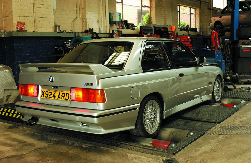 Steve Bennett's BMW M3 E30 on a rolling road