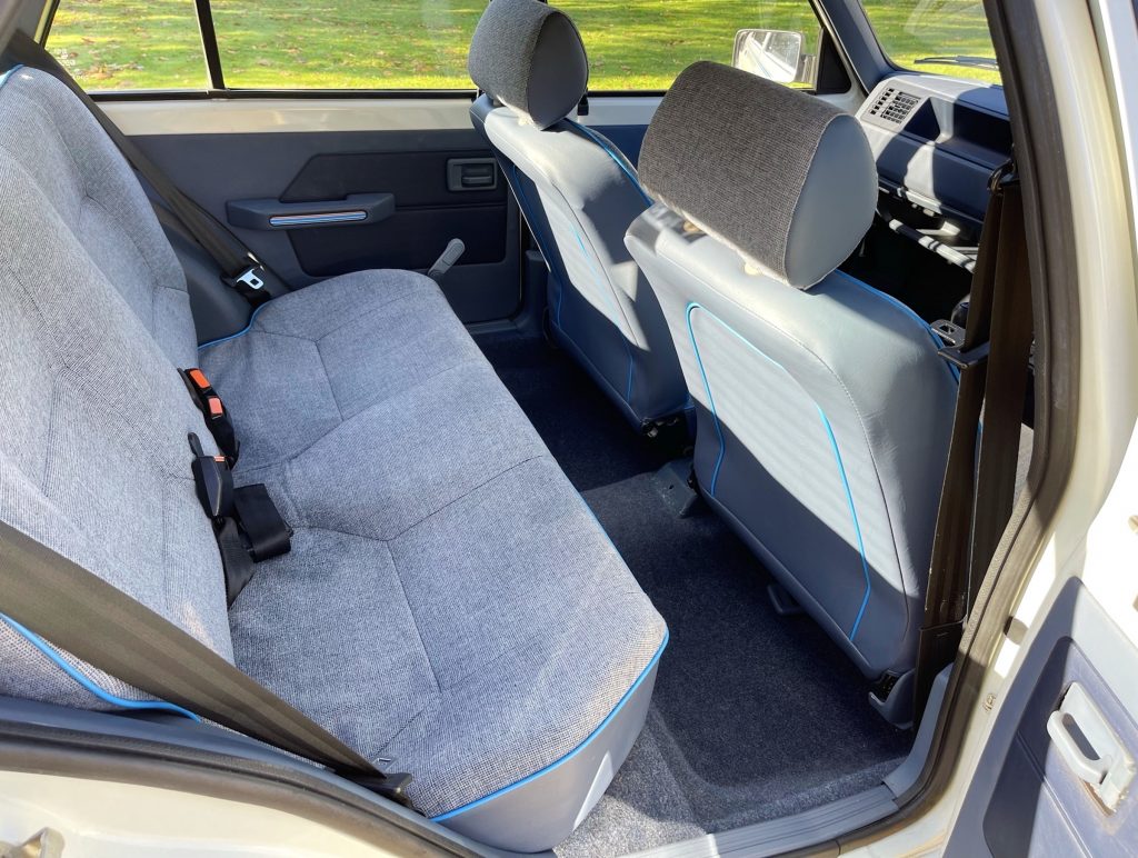 1987 Peugeot 309 Style interior