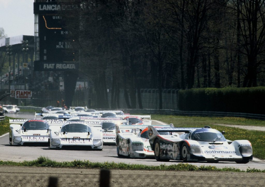 Porsche 962 was the first Porsche to be fitted with a PDK gearbox