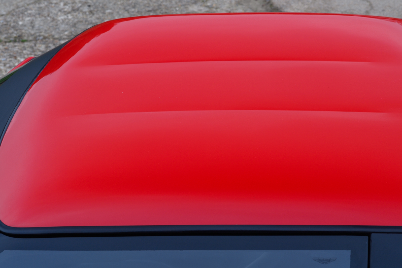 Bubble roof of Aston Martin V8 Vantage Zagato