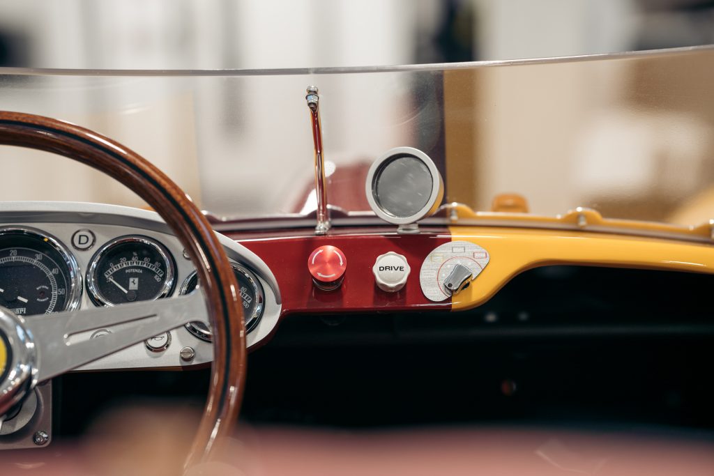 Ferrari Testarossa Junior interior