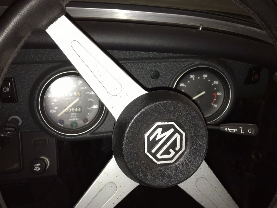 1979 MG Midget steering wheel