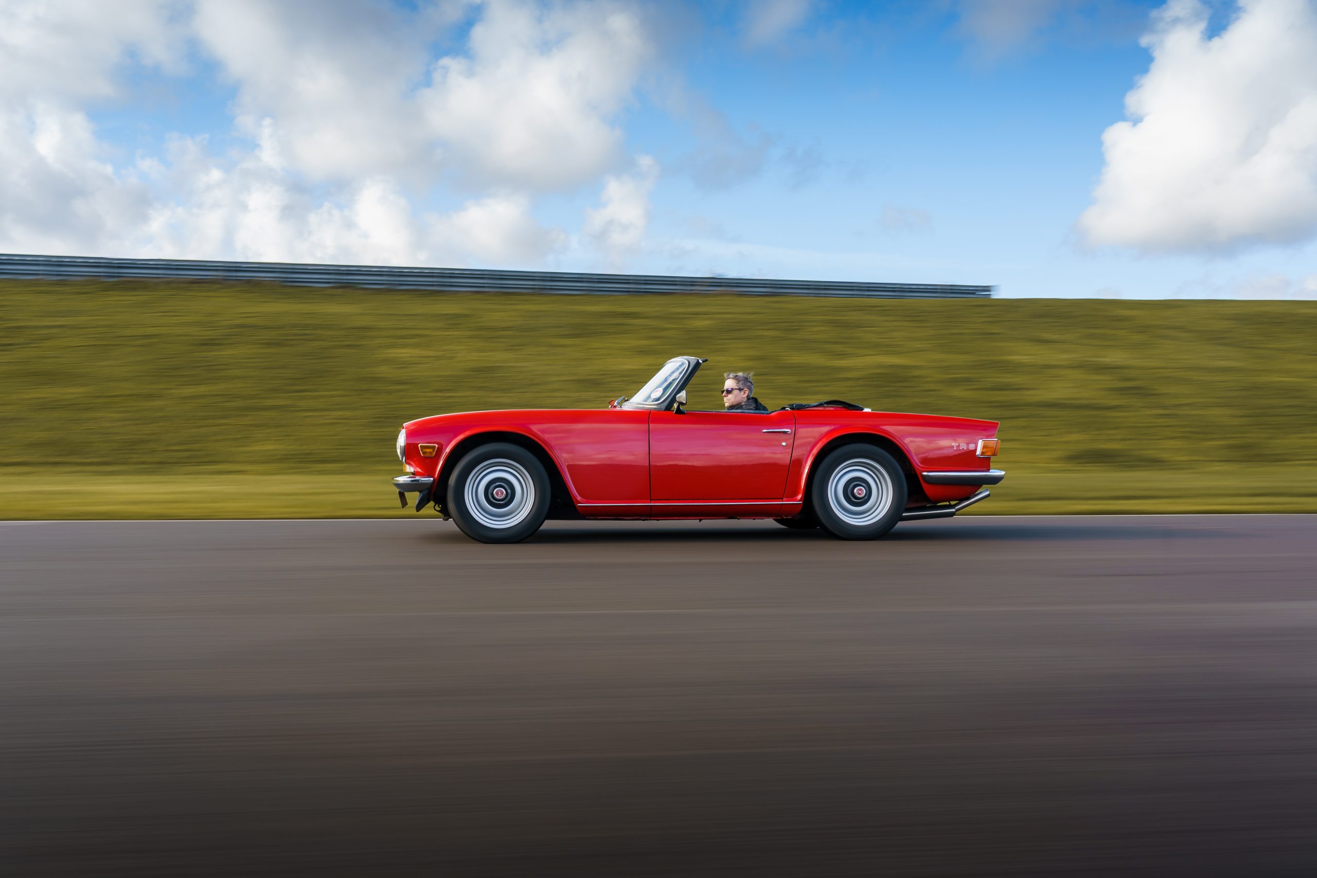 Triumph TR6 video: 