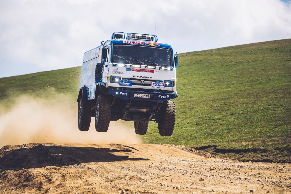 kamaz rally truck