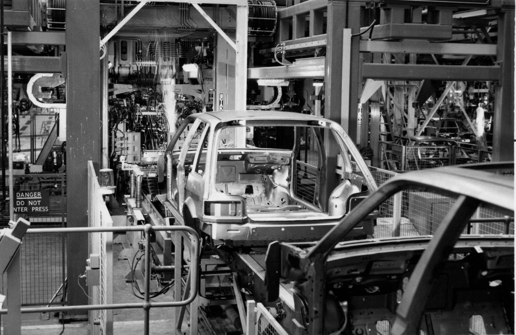 The Austin Maestro being built at Cowley