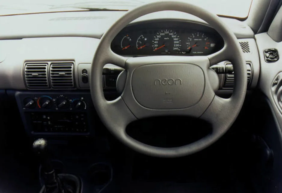 Chrysler Neon interior and cabin