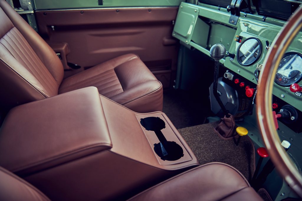 Everatti Land Rover electric interior