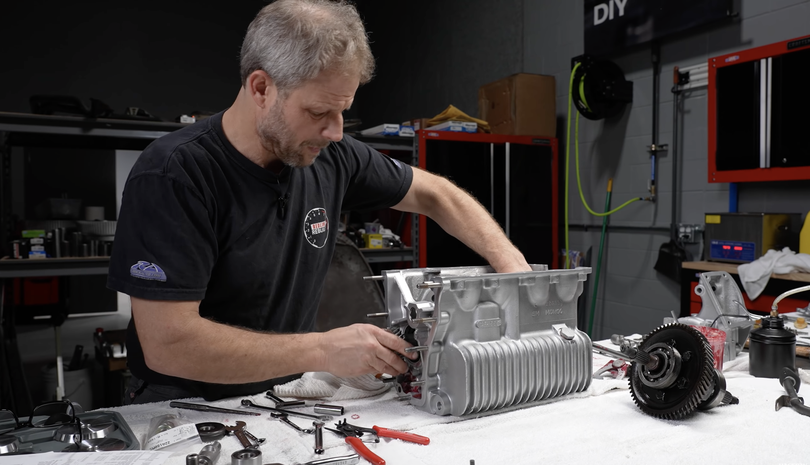 Mini manual transmission assembly begins | Redline Rebuild