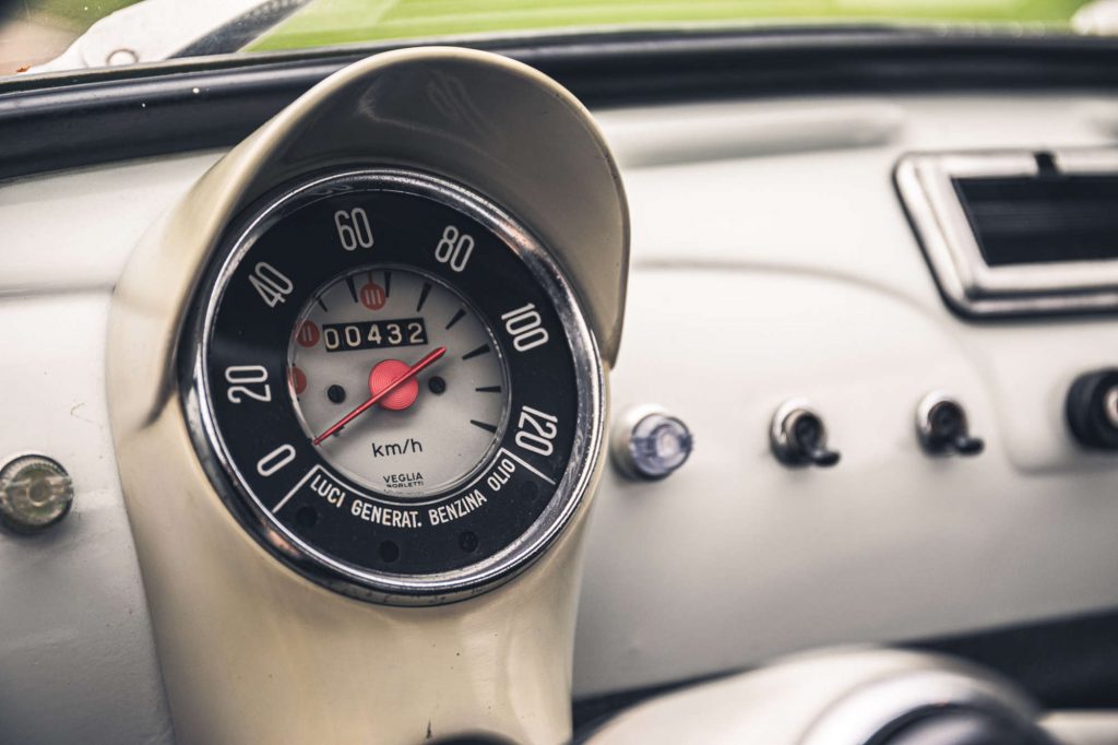 Fiat 500F speedometer