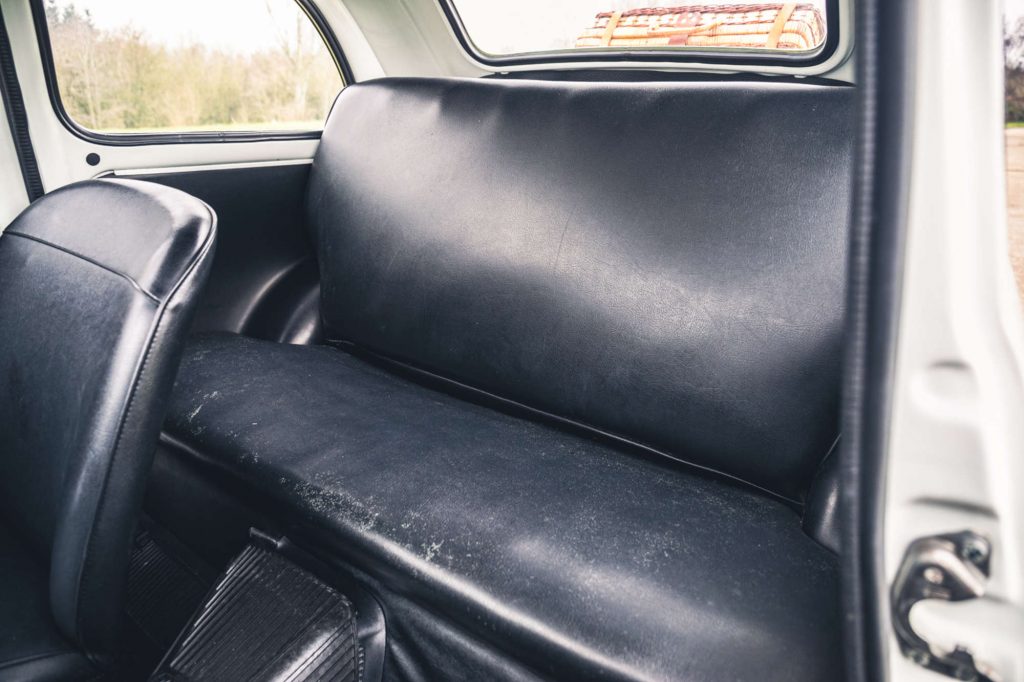 Fiat 500F rear seat