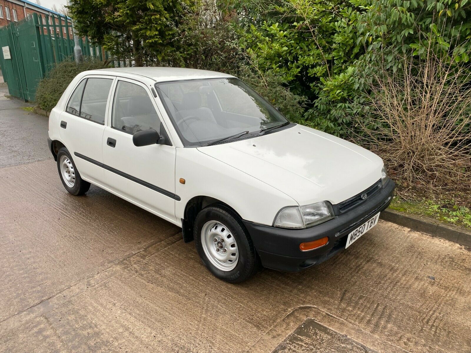 Unexceptional Classifieds: Daihatsu Charade LXi